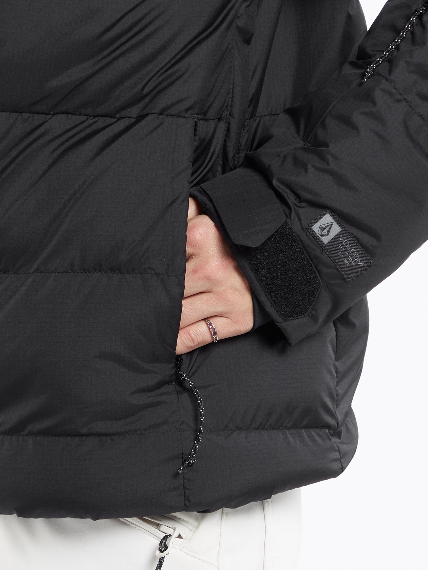 КУРТКА Ж Г/Л VOLCOM PUFFLEUP JACKET BLACK от магазина Streetlab74